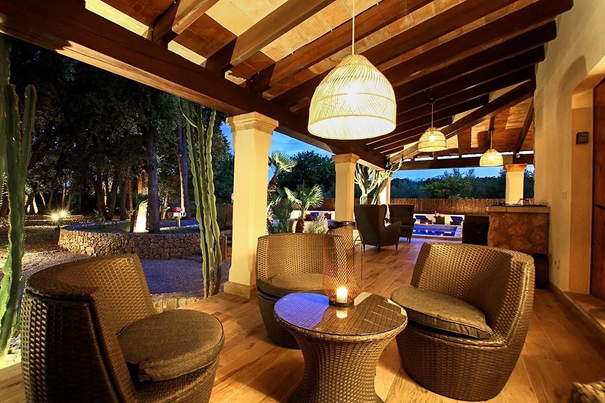 Encinas Villa Pollenca