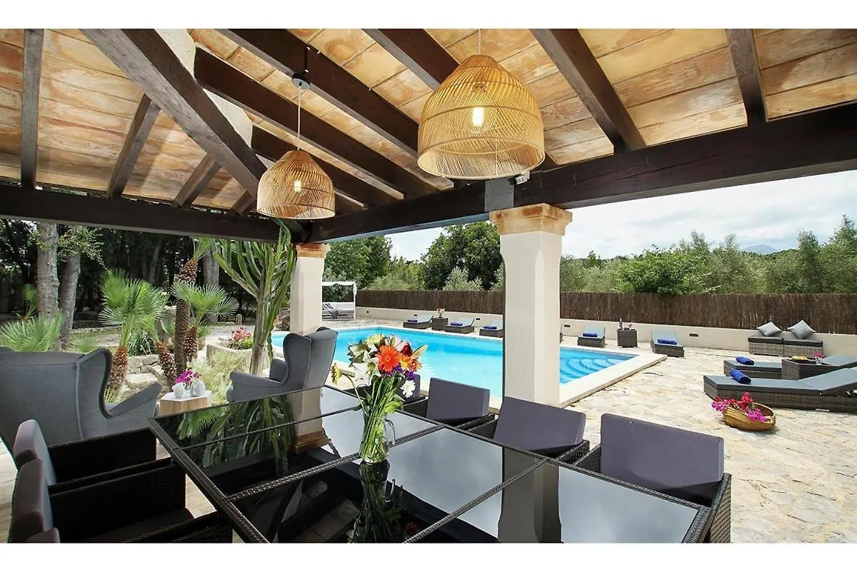 Encinas Villa Pollenca