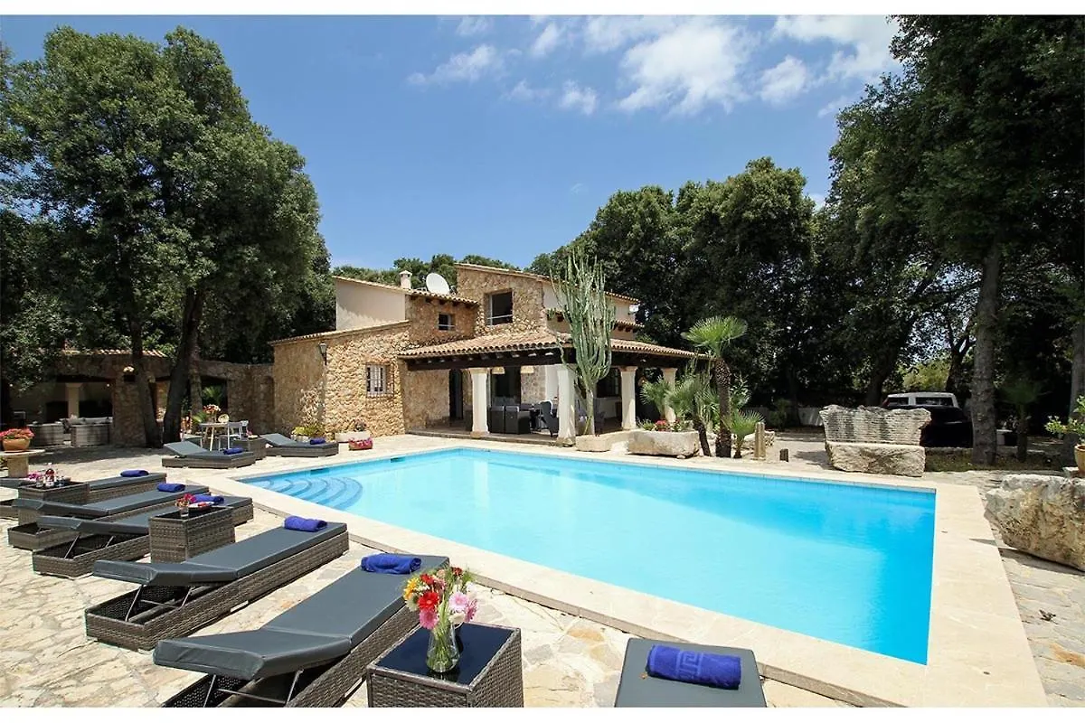 Encinas Villa Pollenca